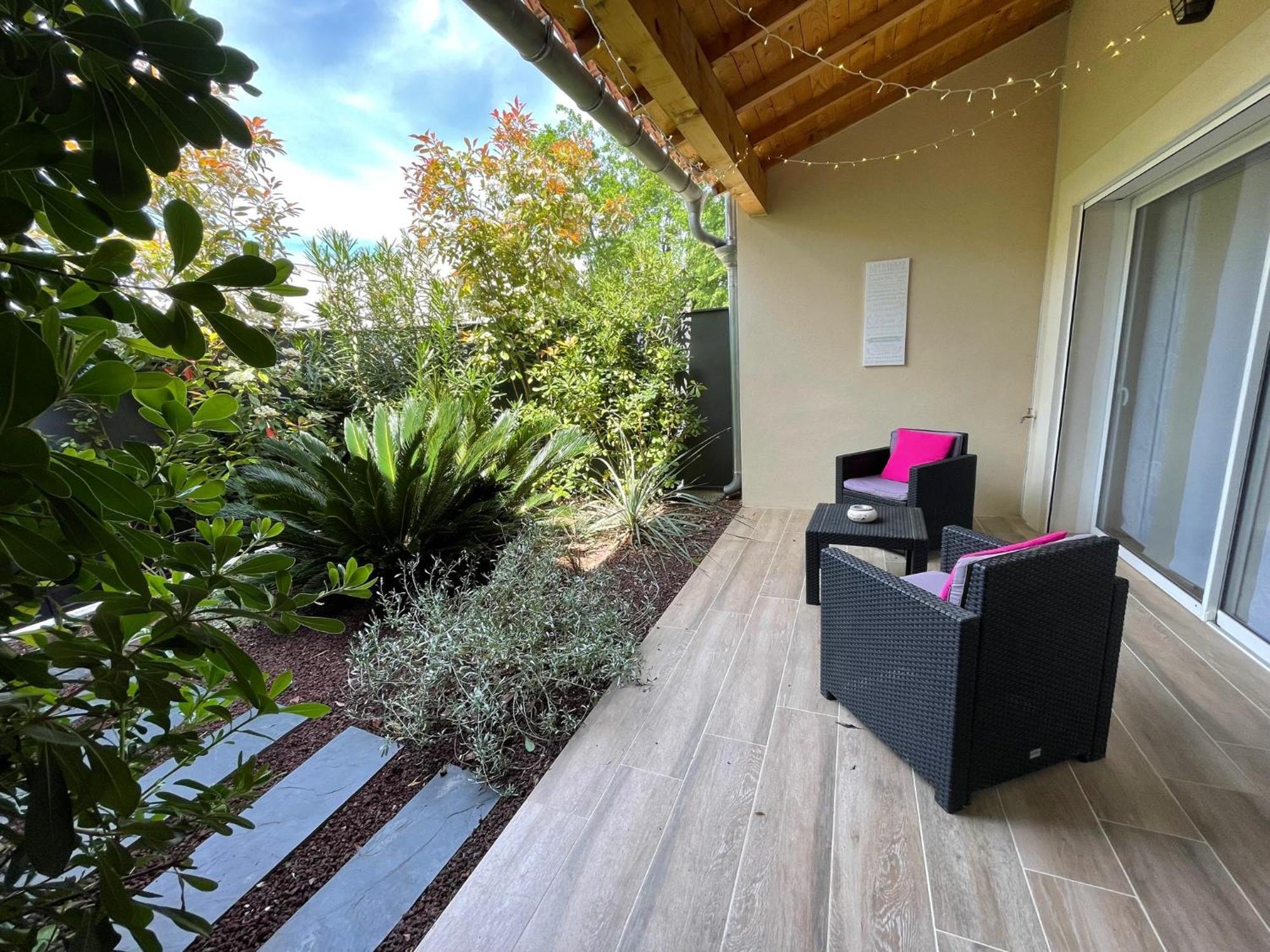Les Jardins Du Castelas - Piscines, Jardins Et Spas Privatifs Uchaux Rum bild