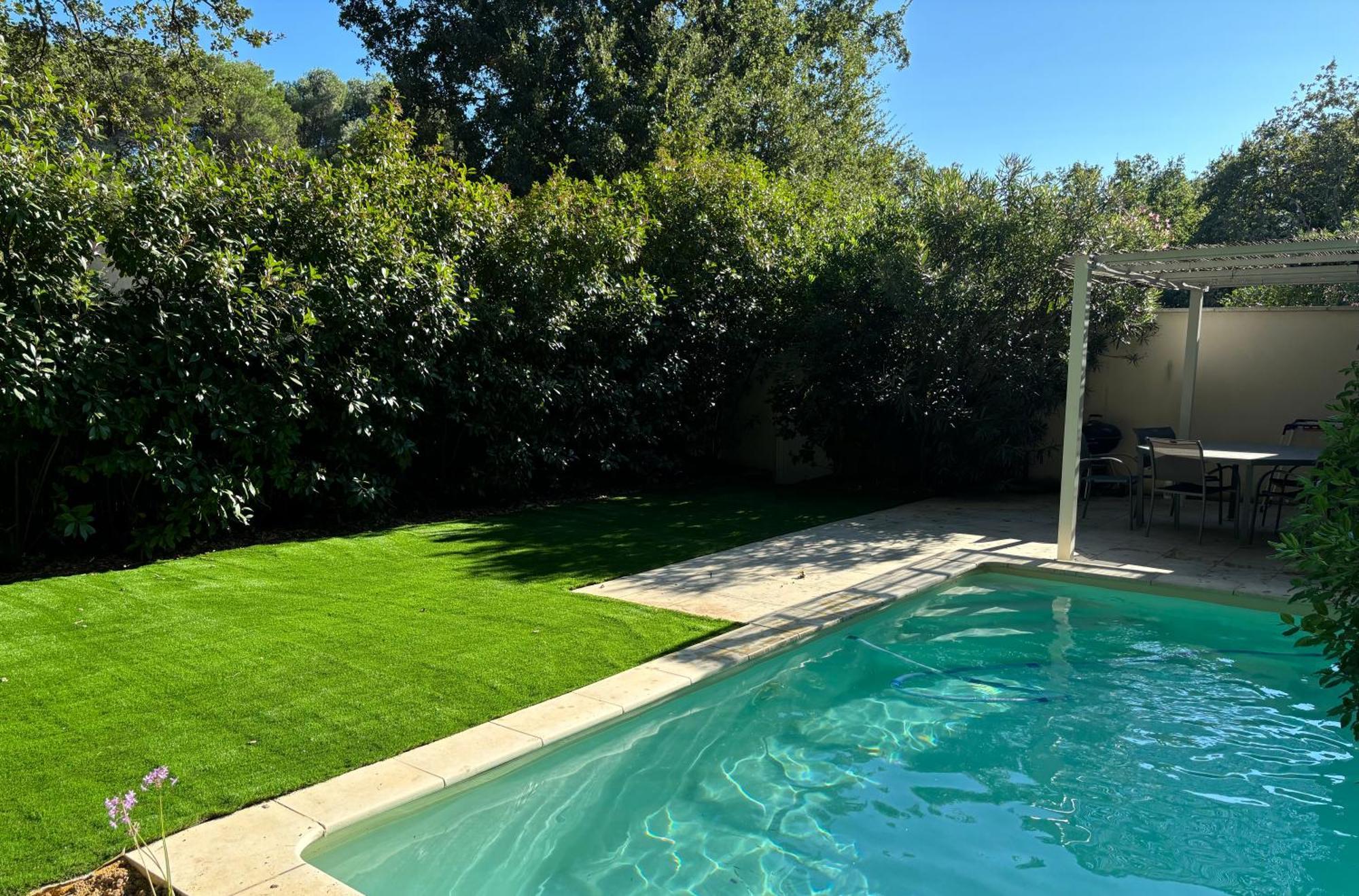 Les Jardins Du Castelas - Piscines, Jardins Et Spas Privatifs Uchaux Exteriör bild