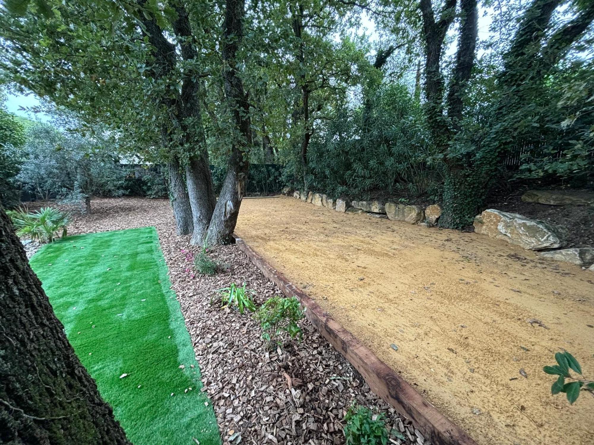 Les Jardins Du Castelas - Piscines, Jardins Et Spas Privatifs Uchaux Exteriör bild