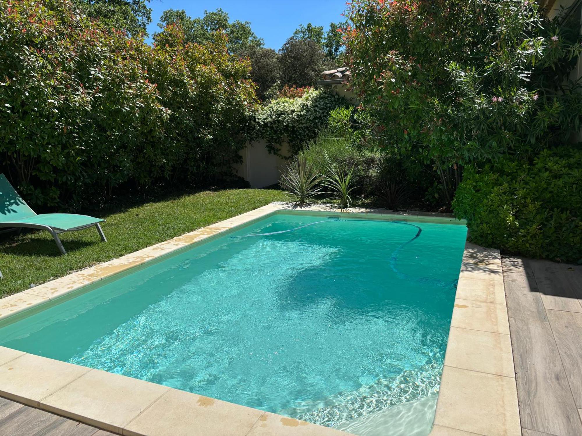 Les Jardins Du Castelas - Piscines, Jardins Et Spas Privatifs Uchaux Exteriör bild