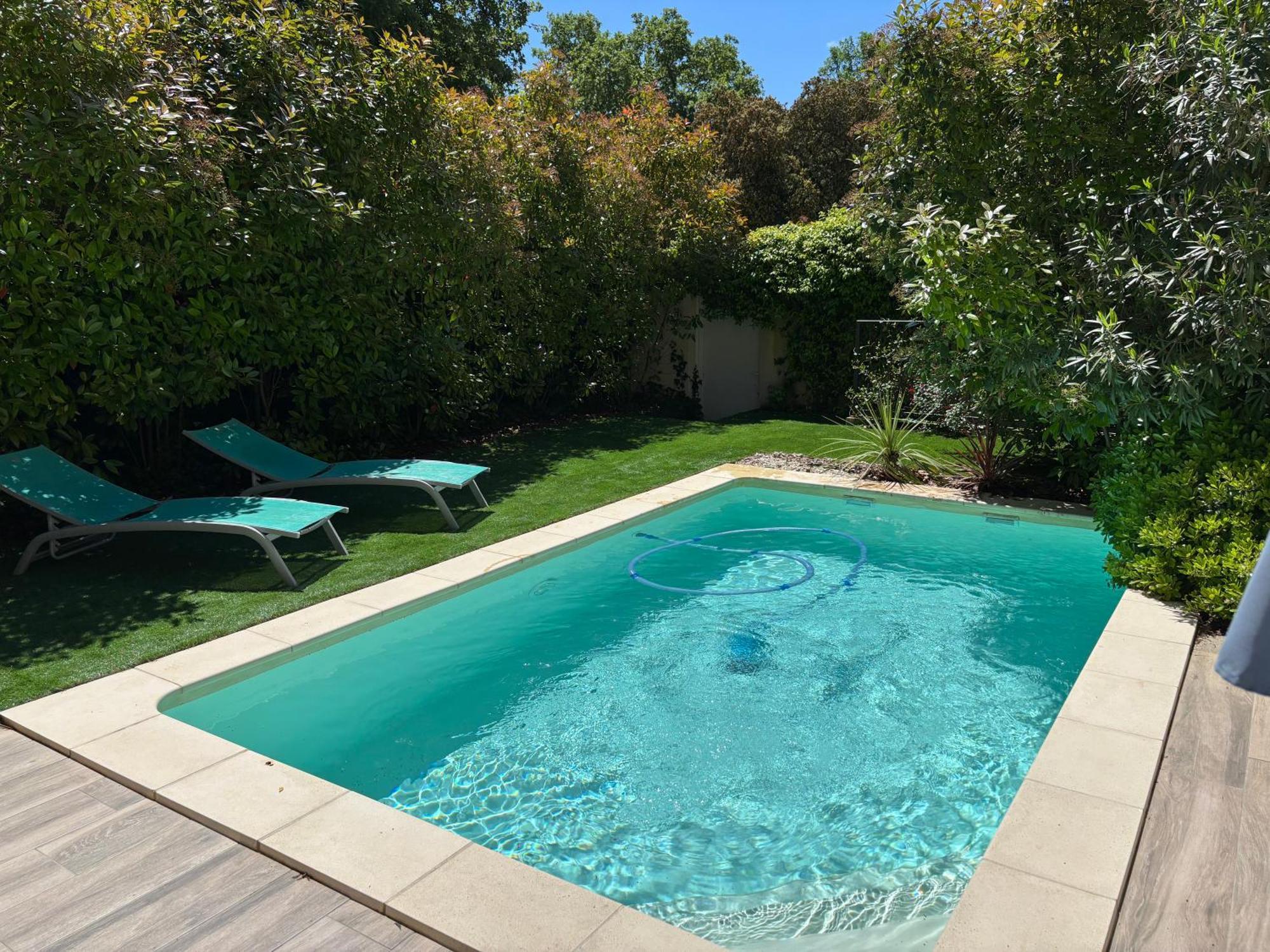 Les Jardins Du Castelas - Piscines, Jardins Et Spas Privatifs Uchaux Exteriör bild