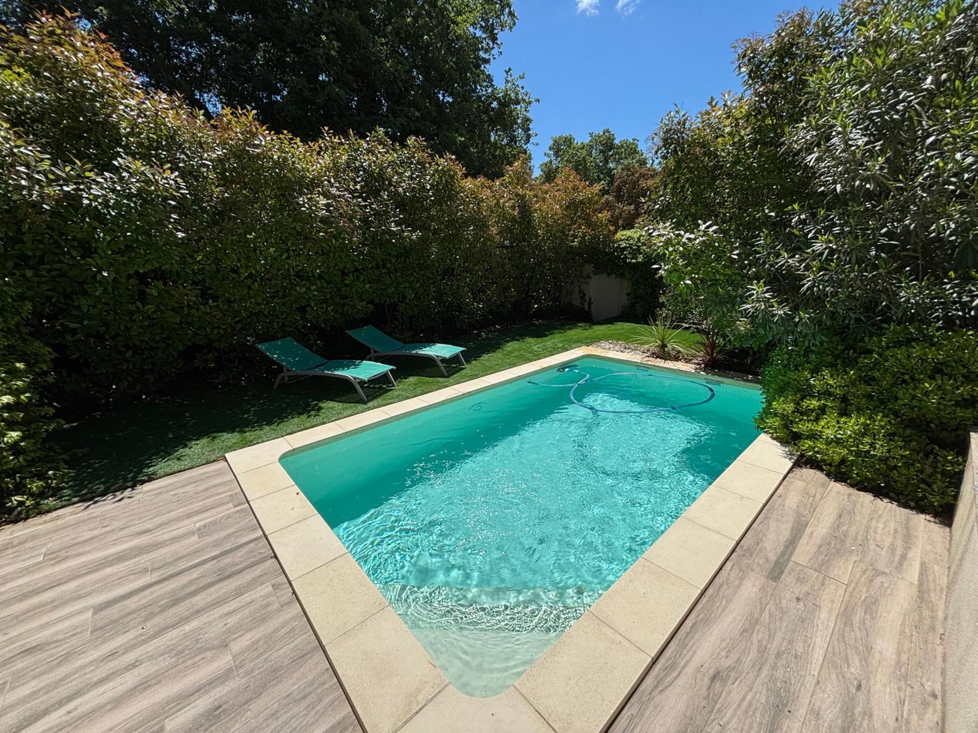 Les Jardins Du Castelas - Piscines, Jardins Et Spas Privatifs Uchaux Exteriör bild