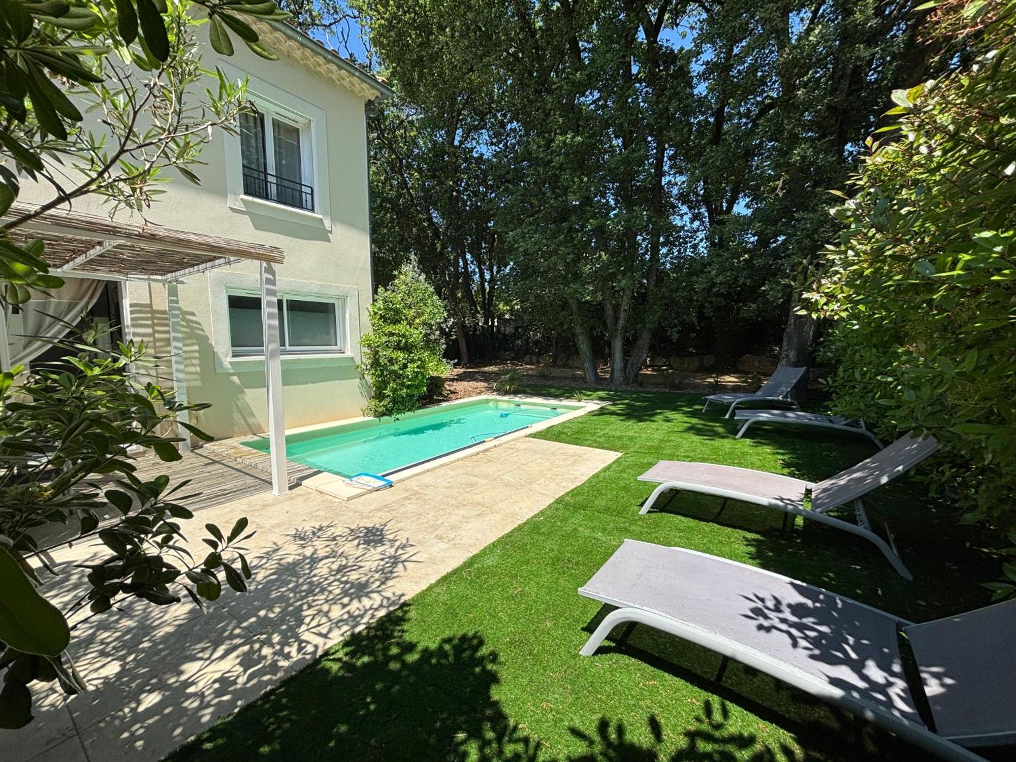 Les Jardins Du Castelas - Piscines, Jardins Et Spas Privatifs Uchaux Exteriör bild