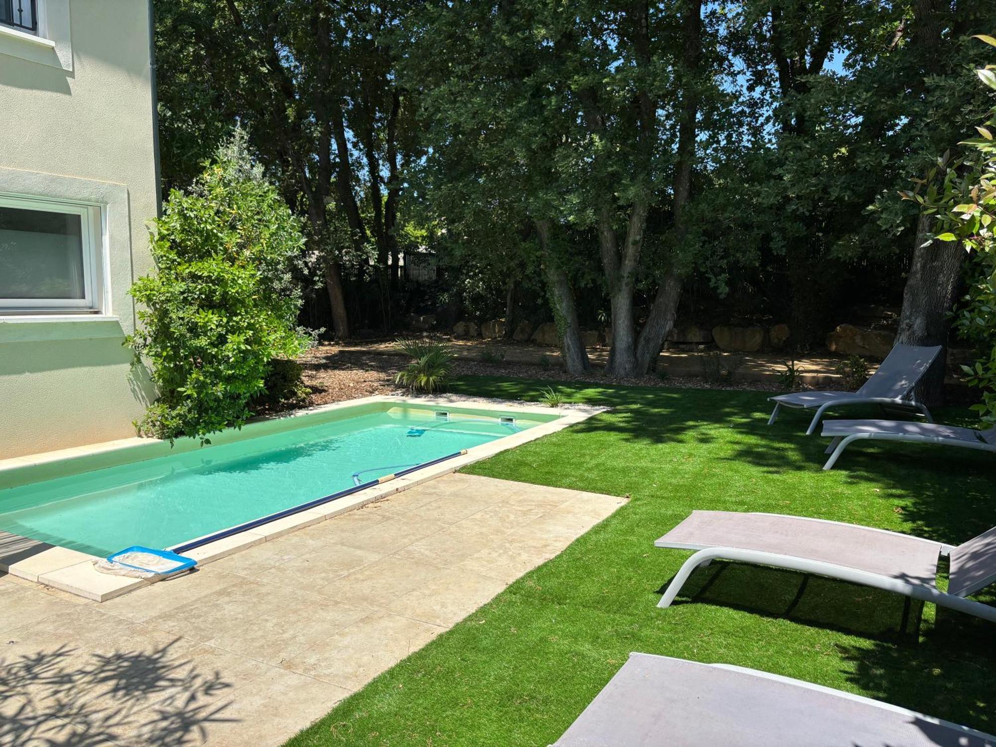 Les Jardins Du Castelas - Piscines, Jardins Et Spas Privatifs Uchaux Exteriör bild